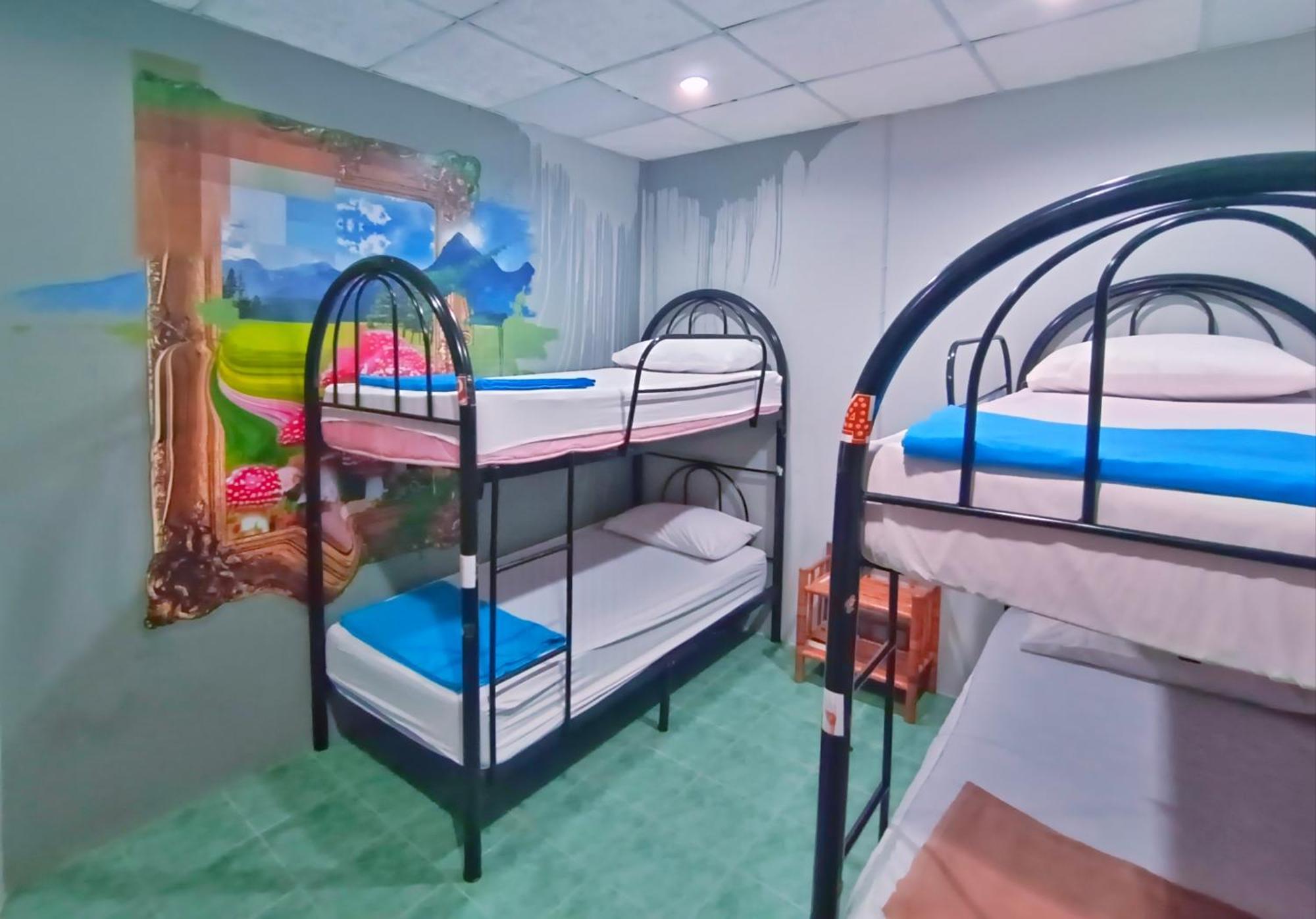 Wet! A Pool Party Hostel By Wild & Wandering Haad Rin Zimmer foto